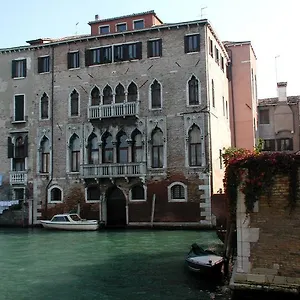 At A Palazzo Bed and breakfast