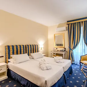 Napoleon 4* Roma